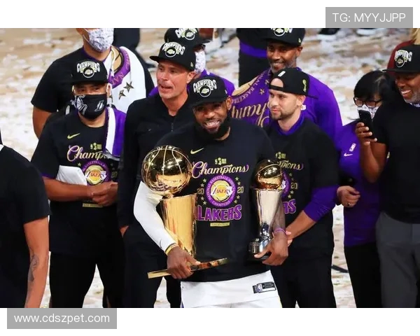 2017年NBA总决赛勇士击败骑士杜兰特获FMVP实现复仇夺冠